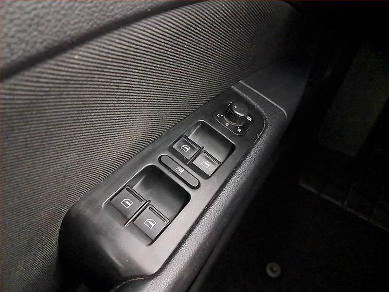 Škoda Superb (2014) Ambition 1.6 TDI, Navi - fotka 18 z 18