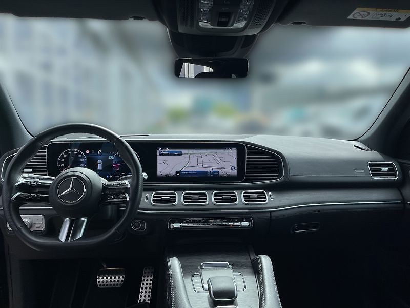 Mercedes-Benz GLE 300 d 4MATIC AMG Line Night - fotka 14 z 18