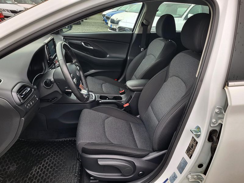 Hyundai i30 WG 1.5 T-GDI 118kW SMART *ČR - fotka 7 z 44
