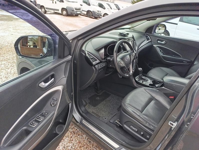 Hyundai Grand Santa Fe (2015) 2.2 CRDi 4x4 6míst tažné - fotka 11 z 20