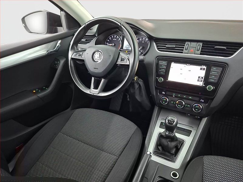 Škoda Octavia (2016) 1.6 TDI, Navi, Tempomat - fotka 7 z 19