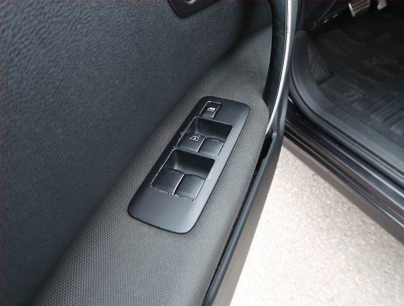 Nissan Qashqai (2012) i-Way 2.0 dCi, 4X4, Automat - fotka 18 z 19