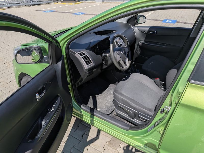 Hyundai i20 57 kW, KLIMA, NOVÁ STK - fotka 9 z 16