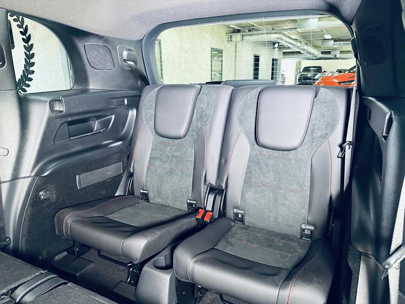 Mercedes-Benz GLB (2024) 200d*4M*AMG*OFF.ROAD*7MÍST*360 - fotka 42 z 49