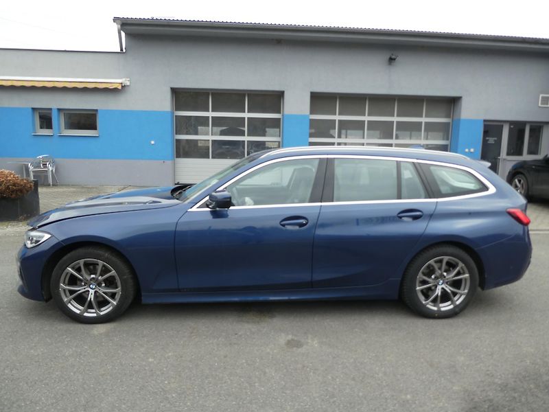 BMW Řada 3 Kombi 320D xDRIVE panorama  - fotka 6 z 15