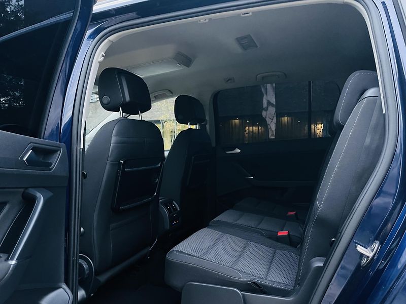 Volkswagen Touran 1.6TDI AUT SERVISKA 7MÍST LED  - fotka 28 z 42