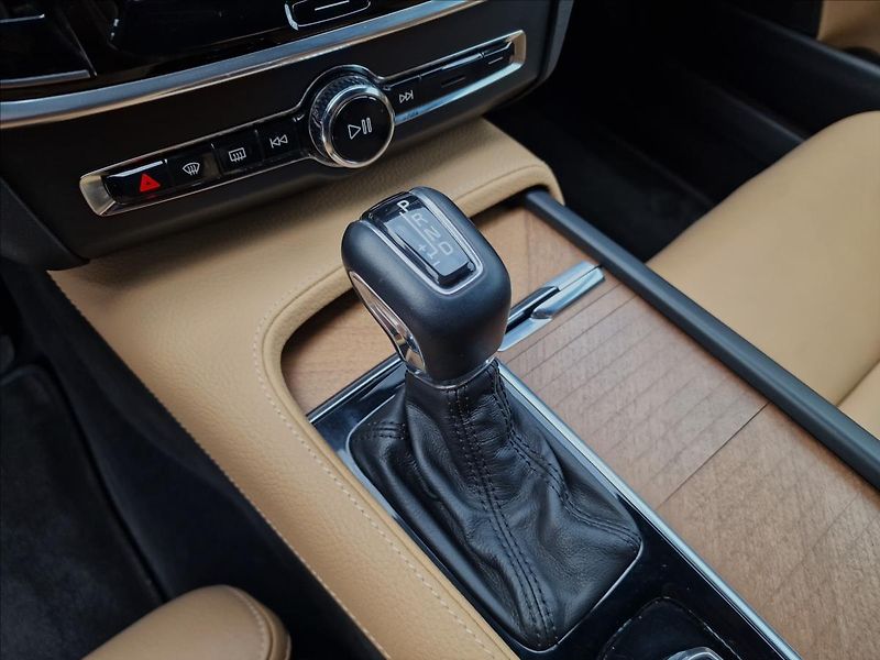 Volvo S90 D5 173kW Inscription,původ ČR - fotka 34 z 50