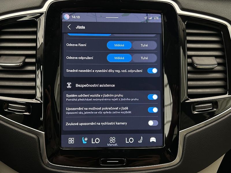 Volvo XC90 2.0 B5 4x4 PLUS Bright Vzduch - fotka 26 z 32