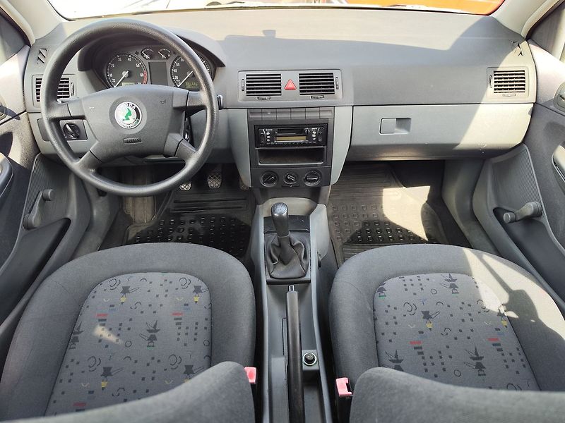 Škoda Fabia 1.2i/40kW Classic - fotka 11 z 21