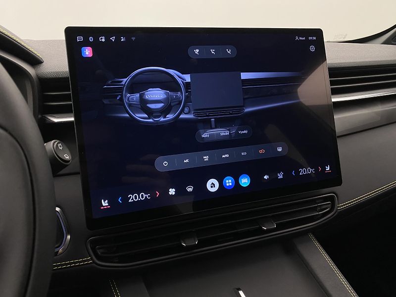 Lynk & Co 01 CORE PHEV AUT CZ 1.maj - fotka 38 z 72