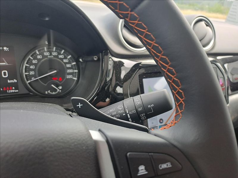 Suzuki Vitara (2026) 1,4 Elegance Pan. AllGrip AT - fotka 12 z 20