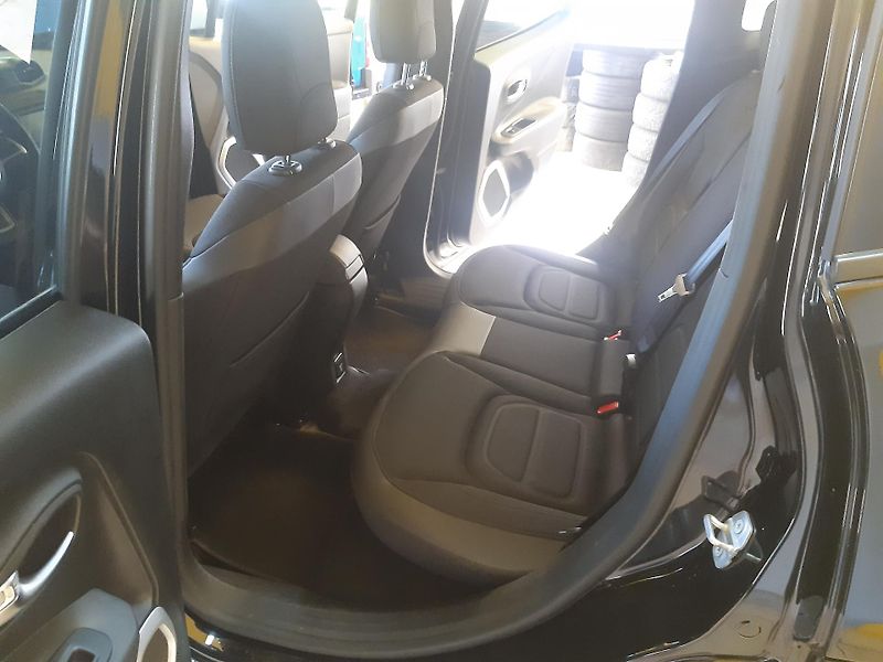 Jeep Renegade 2.0 M-JET 4x4LIMITED NAVI AUT. - fotka 20 z 25