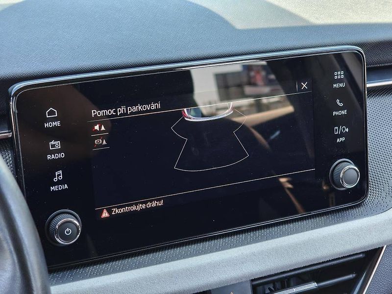 Škoda Kamiq Top Selection 6MP 1,0TSI - fotka 16 z 22