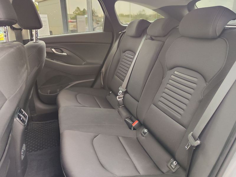 Hyundai i30 1.5 T-GDi/103kW Style - fotka 10 z 36