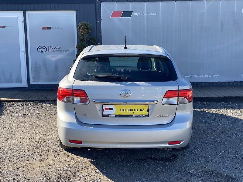 Toyota Avensis 1.6i, ČR, manual, 2x kola - fotka 6 z 13