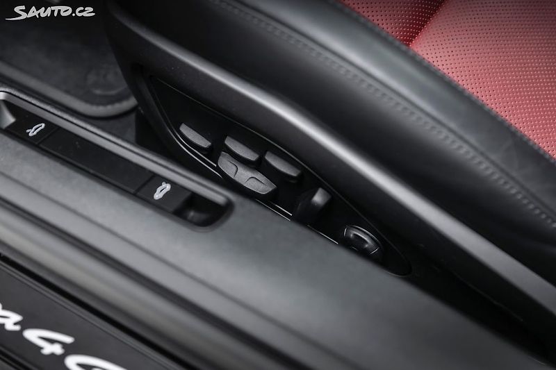 Porsche 911 992.2 Carrera 4 GTS*Aero*Burm - fotka 33 z 46