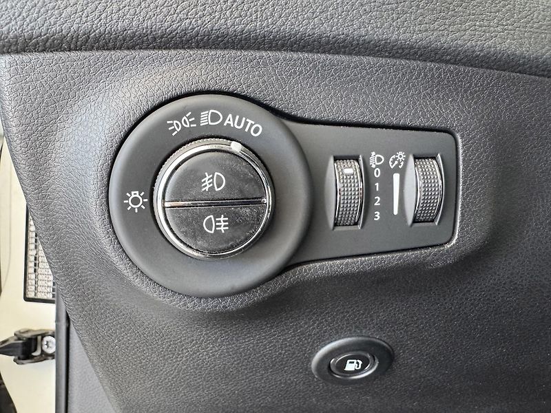 Jeep Compass S 4xe 1,3T 177kW*REZERVACE! - fotka 29 z 37