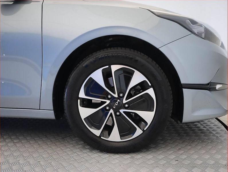 Kia Ceed (2025) 1.5 T-GDI - fotka 15 z 22