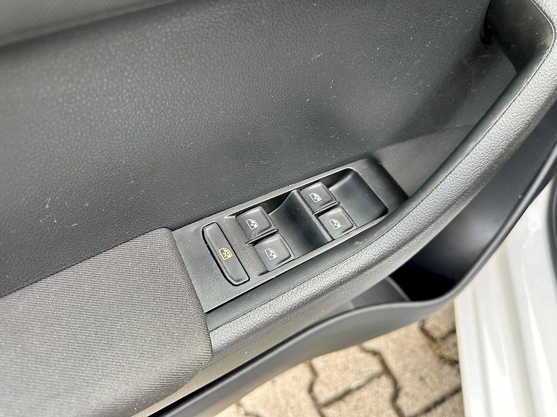 Škoda Fabia (2021) 1.0 TSI 70kW Style Combi - fotka 8 z 22