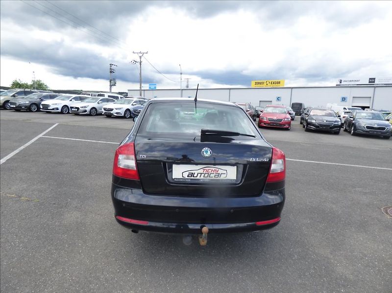 Škoda Octavia 1,6 TDI DSG, Xenon, Digi Klima - fotka 5 z 49