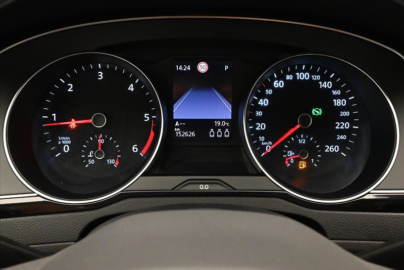 Volkswagen Passat 2,0 TDI 147kW DSG Business Zár - fotka 16 z 32