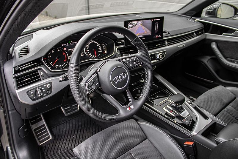 Audi A4 - fotka 11 z 35