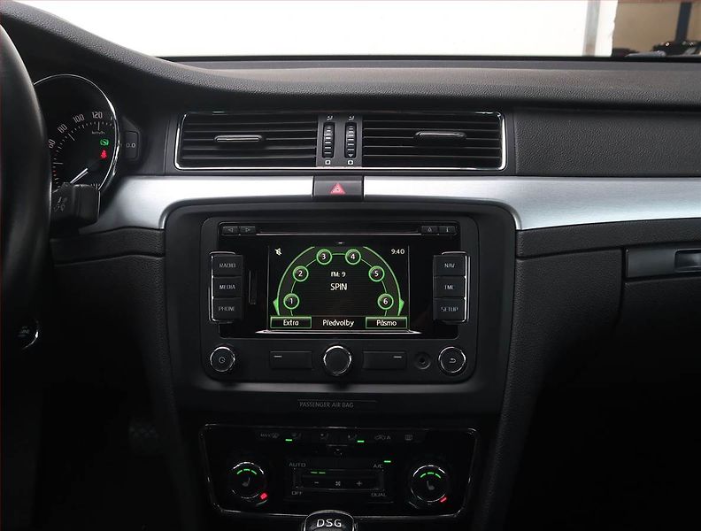 Suzuki Vitara (2019) Elegance 1.4 BoosterJet, 4X4 - fotka 12 z 22