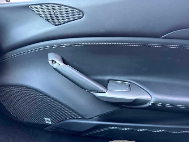 Ferrari 488 (2016) SPIDER CARBON RACING SEATS - fotka 17 z 27