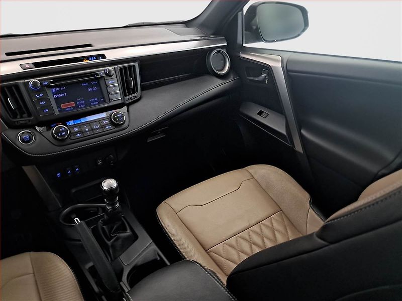 Toyota RAV4 (2018) 2.0 D-4D, ČR,1.maj, Serv.kniha - fotka 8 z 16