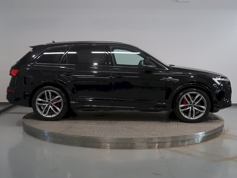 Audi Q7 (2025) S-LINE 50TDI 210KW QUATTRO 7MÍ - fotka 8 z 46