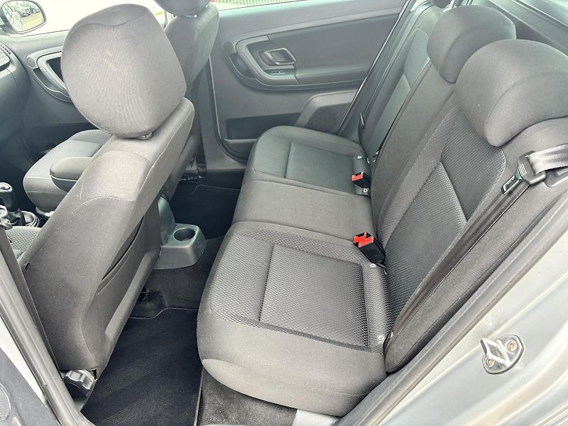 Škoda Fabia (2012) 1.2TSi Elegance serv. kniha! - fotka 15 z 26