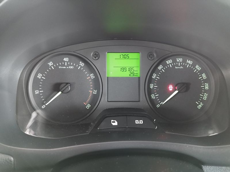 Škoda Fabia (2010) 1,2TSI,63KW,KLIMA,SER.KNIHA - fotka 20 z 21