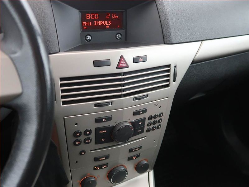 Opel Astra (2007) 1.7 CDTI, Serv.kniha - fotka 12 z 17