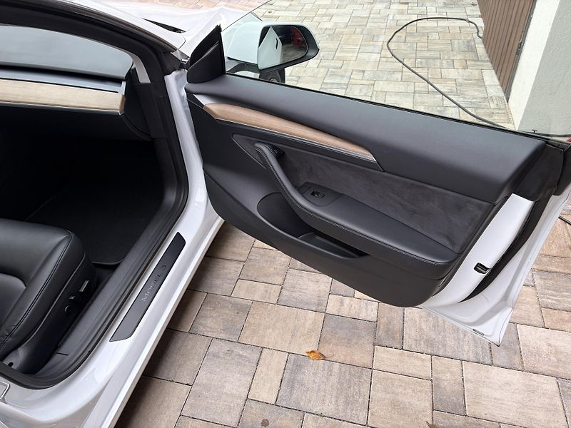 Tesla Model 3 (2021) SR+ 60, LFP, SOH:92% - fotka 14 z 14