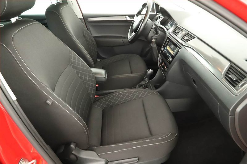 Škoda Rapid (2017) Spaceback 1.4 TDI, Automat - fotka 7 z 15