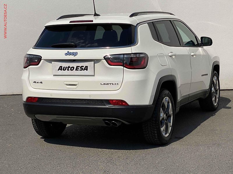 Jeep Compass (2018) 2.0MJT 4x4, ČR, Limited, AT - fotka 4 z 20