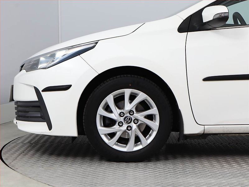 Toyota Corolla (2019) 1.6 Valvematic, ČR,1.maj - fotka 12 z 17