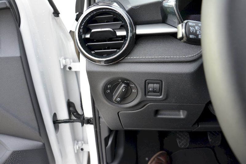 Škoda Fabia (2025) Top Selection 1,0 TSI 70 kW 5M - fotka 18 z 21