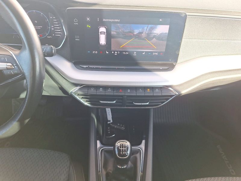 Škoda Octavia (2021) COMBI / 1.5 TSI / 110kW / 6MP - fotka 18 z 34