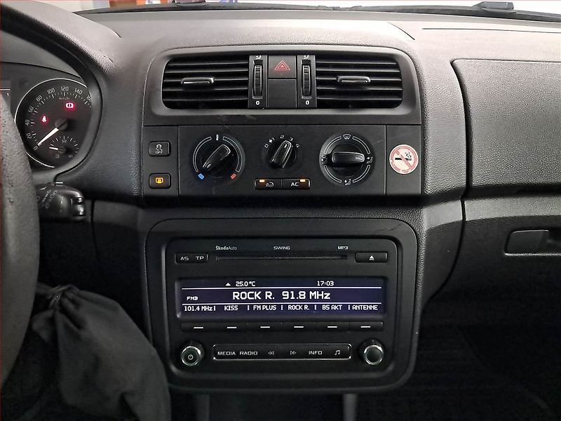 Škoda Fabia (2011) 1.2 TSI, nová STK, Tažné - fotka 12 z 13