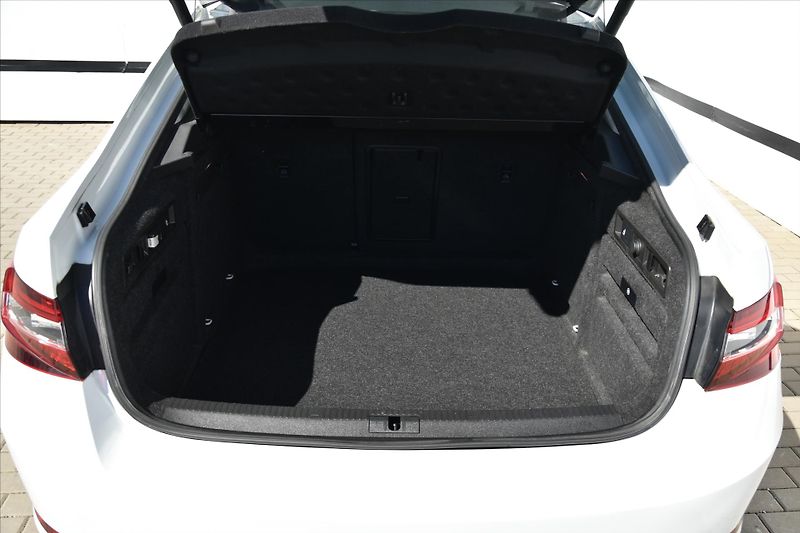 Škoda Superb 2.0TDi BIXENON KŮŽE ACC ČR - fotka 12 z 29