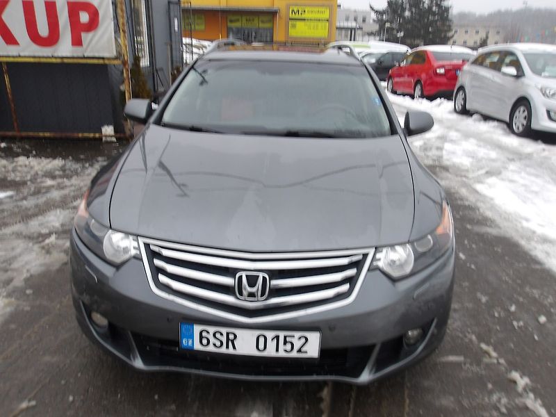 Honda Accord 2,2 i -DTEC 110kW Výbava !! - fotka 3 z 33