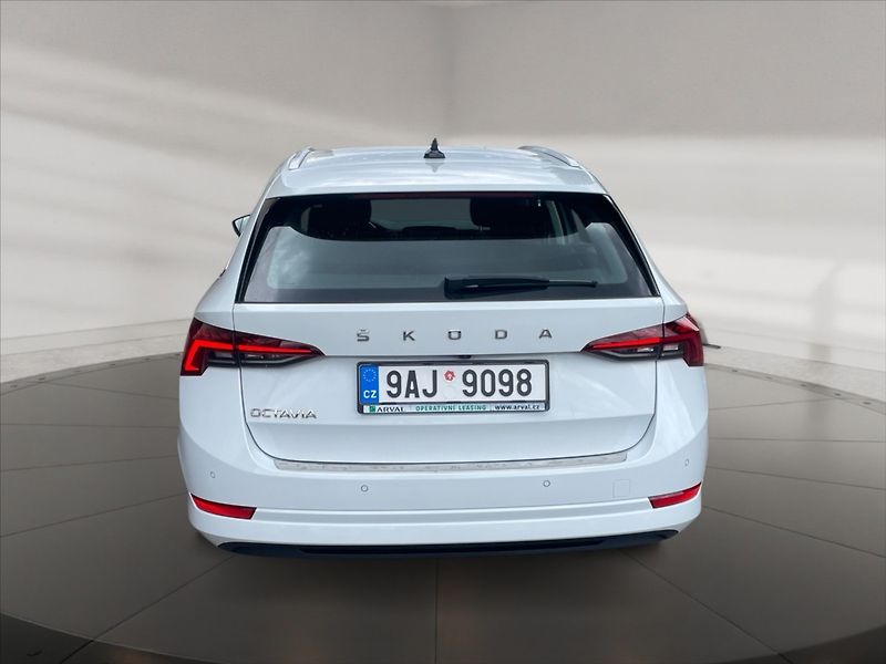 Škoda Octavia 2,0 TDI Style - fotka 5 z 11