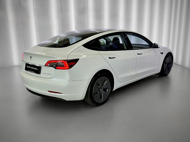 Tesla Model 3 LONG RANGE, DUAL MOTOR, 366 KW - fotka 6 z 33
