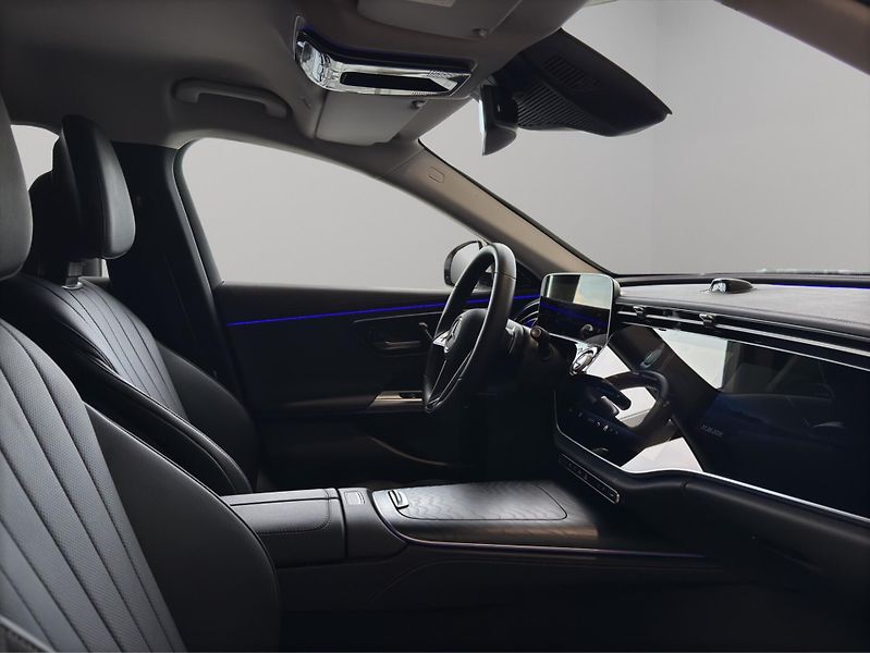 Mercedes-Benz Třídy E (2025) E 300 de 4MATIC kombi - fotka 19 z 22