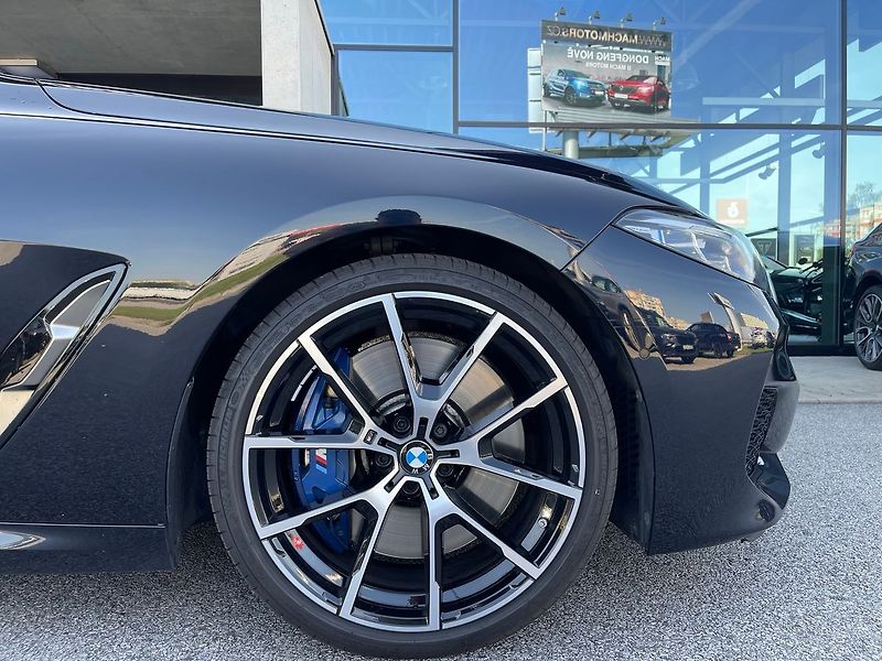 BMW Řada 8 (2025) M850i xDrive Coupé 08/2025 - fotka 5 z 15