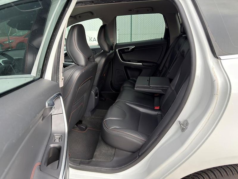Volvo XC60 2.0 D3 110 kW OCEAN RACE - fotka 7 z 19
