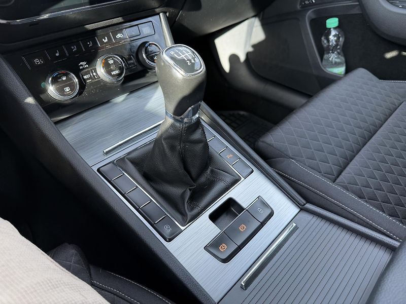 Škoda Superb (2022) 2.0 TDi 110 kW/manual/tažné - fotka 20 z 23
