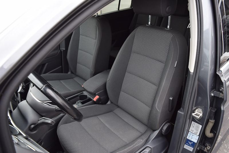 Volkswagen Touran (2017) 1.4TSI 110kw 7MÍST CLBMT APP  - fotka 22 z 46