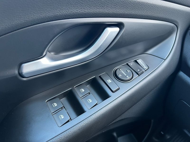Hyundai i30 (2022) Com.1.0T-GDi Smart+! A/T! ČR! - fotka 24 z 35
